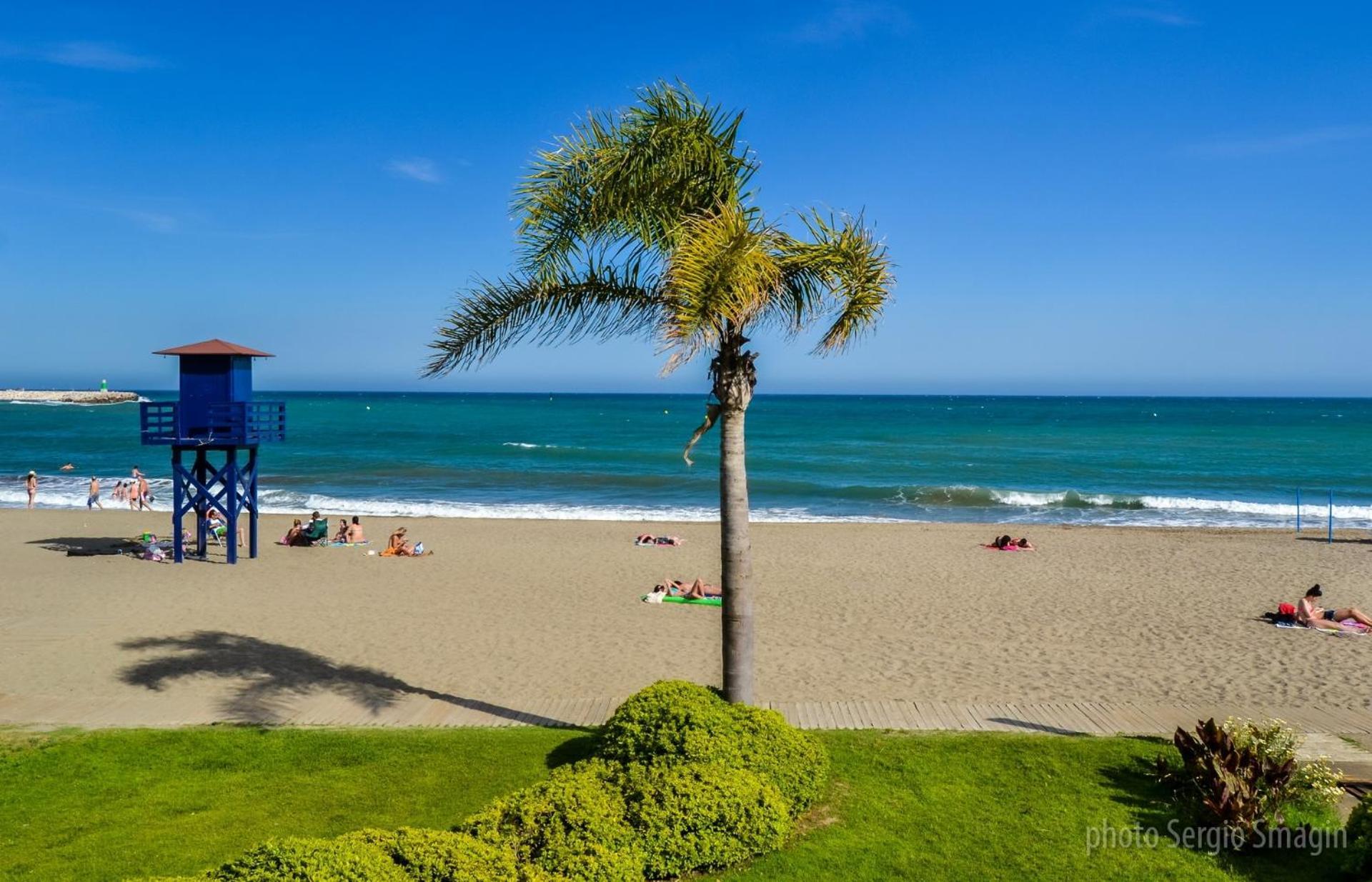 Apartamentos Los Cisnes - 2º Linea De Playa - Perfecta Ubicacion Benalmádena Exteriér fotografie
